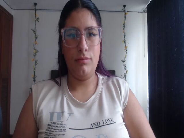 Live sex webcam photo for Aishafoxxx #272531628