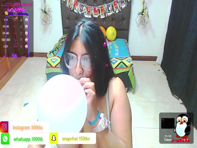 Live sex webcam photo for Aishafoxxx #273017064