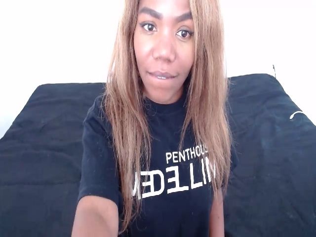 Live sex webcam photo for Aislinnfire #272035886