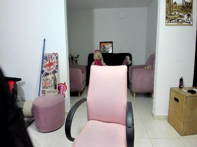 Live sex webcam photo for Akemi_lux #273843245