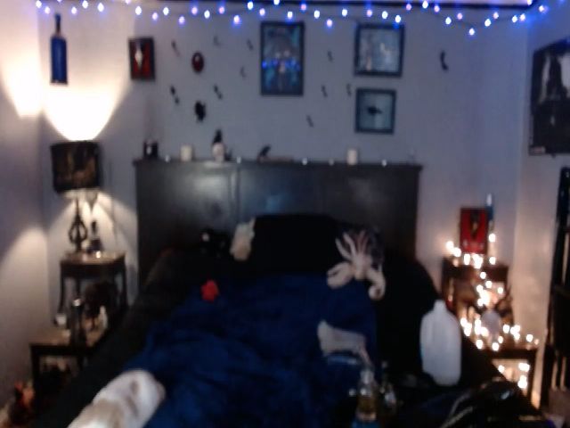 Live sex webcam photo for AlchemyBlue #272501399