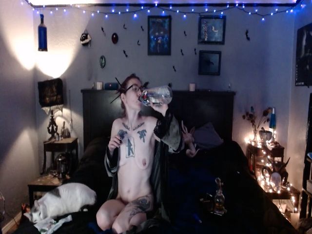 Live sex webcam photo for AlchemyBlue #272812439