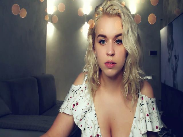 Live sex webcam photo for AleXXXaKiss #274374737