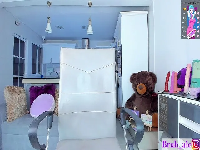 Live sex webcam photo for Ale_bunny1 #272696455