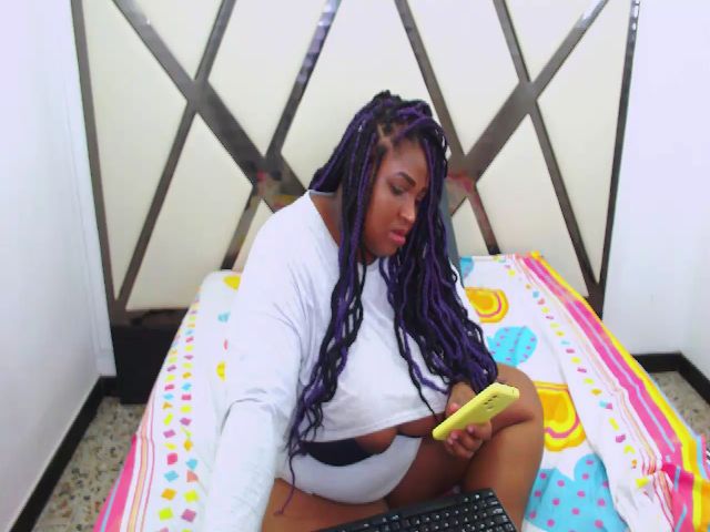 Live sex webcam photo for Aleeinvein1 #274377986