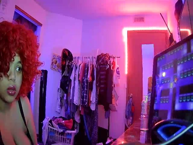 Live sex webcam photo for AlegraWenda #273350372