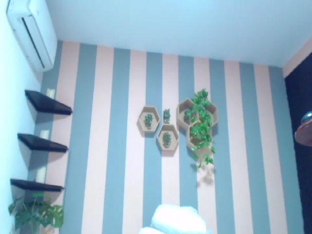 Live sex webcam photo for Aleja_10 #271726197