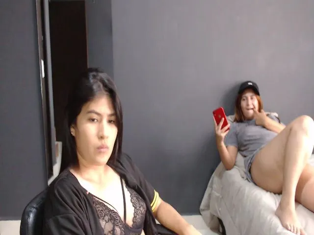 Live sex webcam photo for Alejandra1_1 #272468434