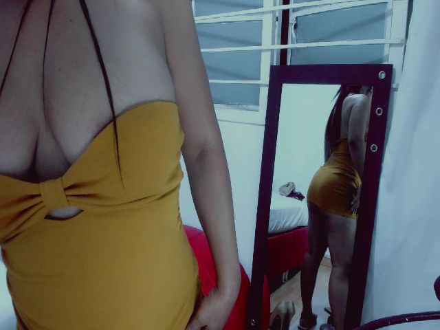 Live sex webcam photo for Alejandra_06 #272582975