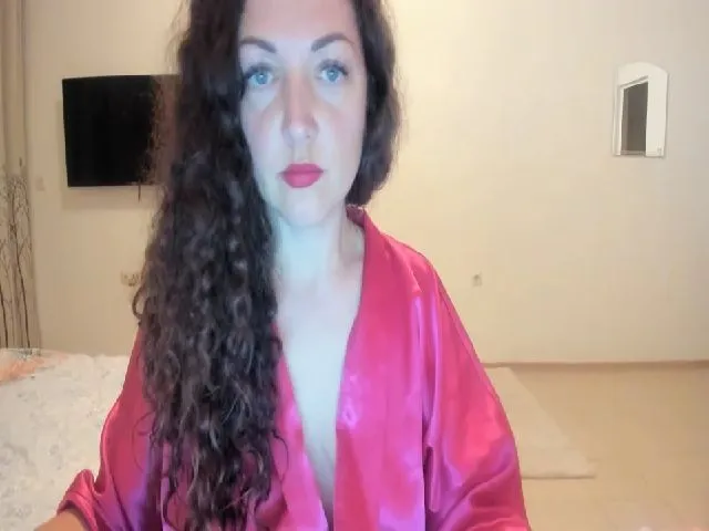 Live sex webcam photo for AlenaMoon #273438848