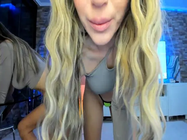 Live sex webcam photo for AlesiaTWINS #272505151