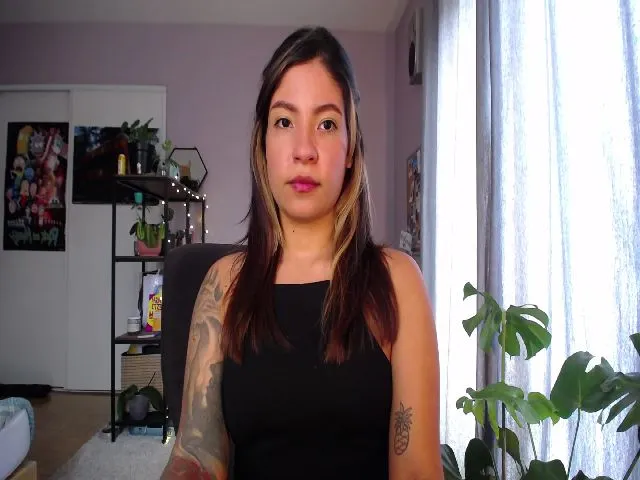 Live sex webcam photo for Aless_____ #272607768