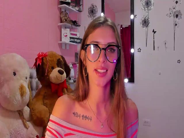 Live sex webcam photo for AlessaKitty #271937329