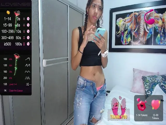 Live sex webcam photo for AlessaMaya #272570283