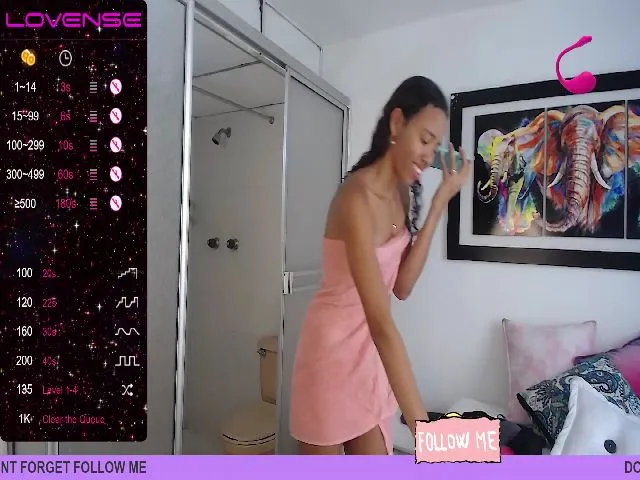 Live sex webcam photo for AlessaMaya #272619808