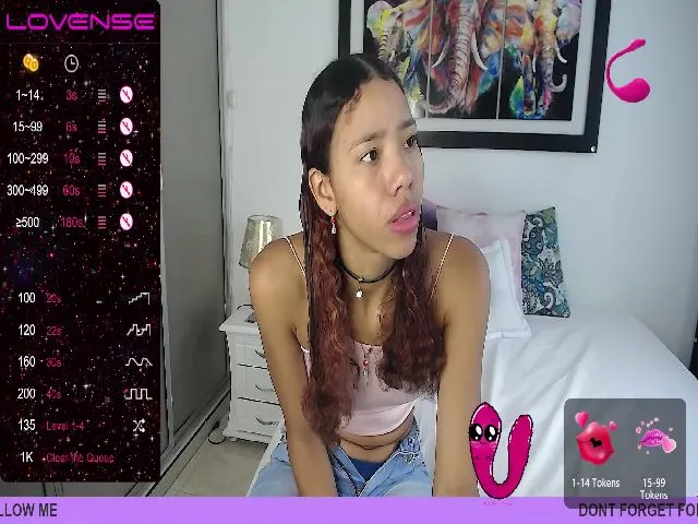 Live sex webcam photo for AlessaMaya #272663589