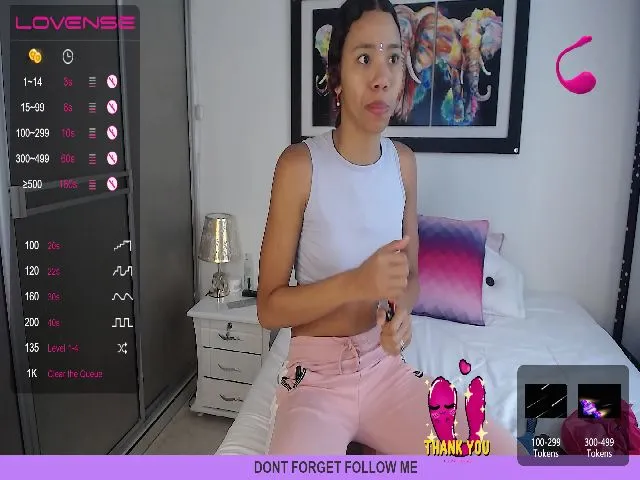 Live sex webcam photo for AlessaMaya #272811232