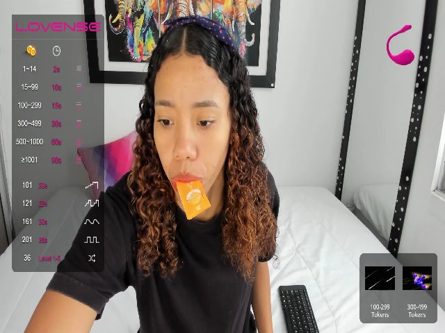 Live sex webcam photo for AlessaMaya #274482920