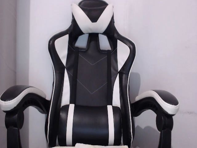 Live sex webcam photo for Alessia_6 #273680282