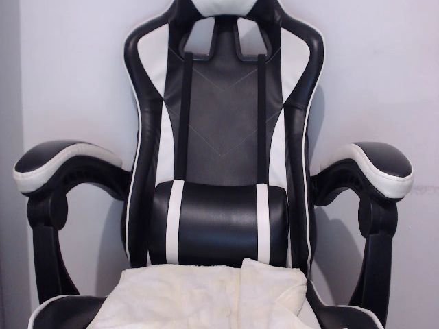 Live sex webcam photo for Alessia_6 #273692544