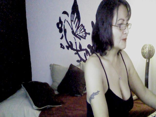 Live sex webcam photo for Alessiaboobs #271754055