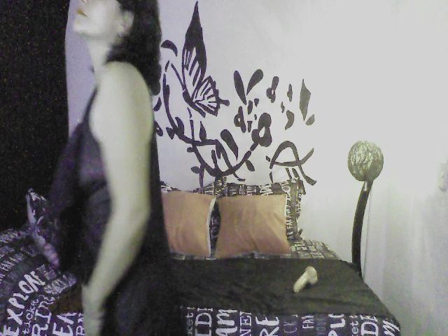 Live sex webcam photo for Alessiaboobs #271940593