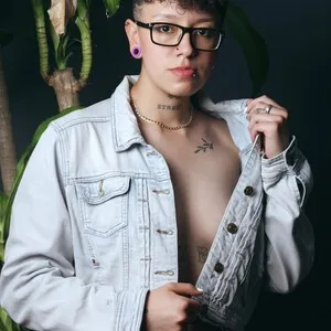 Live sex webcam photo for Alex_Noa #291394513