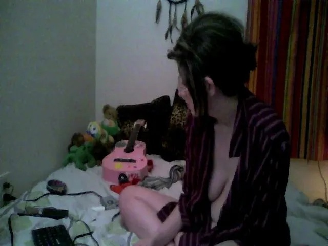 Live sex webcam photo for Alexiaishot #272015772