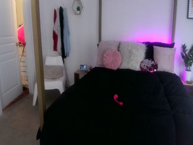 Live sex webcam photo for Alexis_Anne #272541603