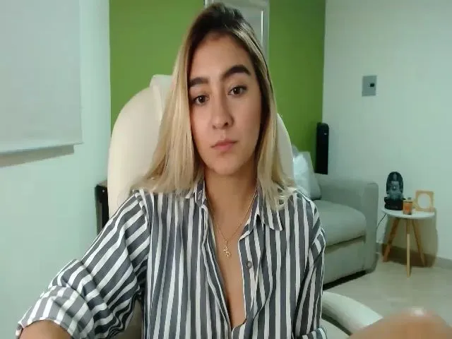 Live sex webcam photo for Alexy_ferrer #273195658