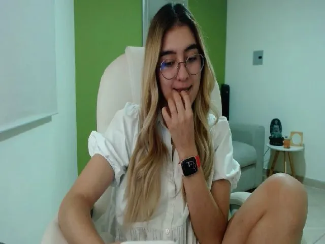 Live sex webcam photo for Alexy_ferrer #273278292