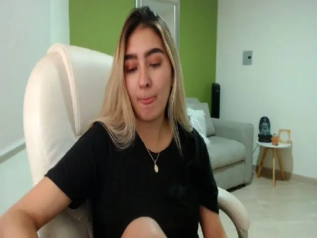 Live sex webcam photo for Alexy_ferrer #273376300