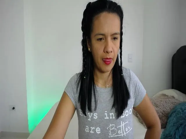 Live sex webcam photo for AliEscobar #272424577
