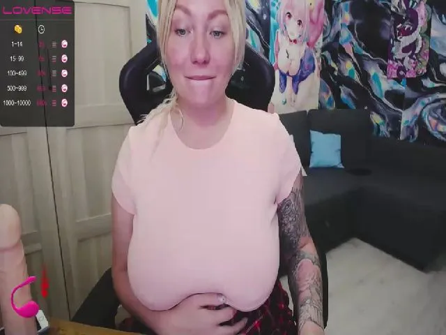 Live sex webcam photo for AliceDreamm #272706325