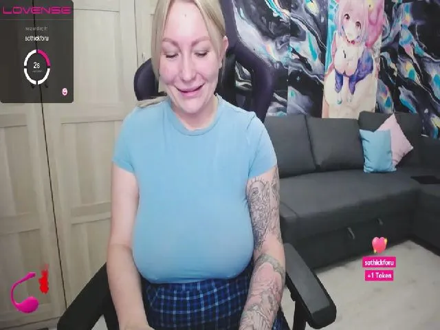 Live sex webcam photo for AliceDreamm #272848599