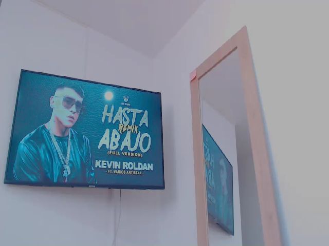 Live sex webcam photo for AliceFOX_ #272229297