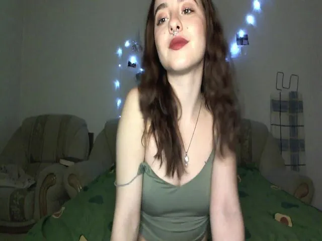 Live sex webcam photo for AliceHoliday #271899516