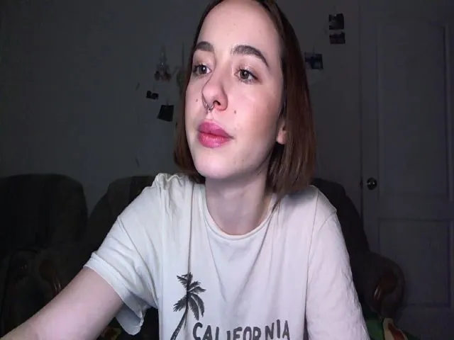 Live sex webcam photo for AliceHoliday #272644954