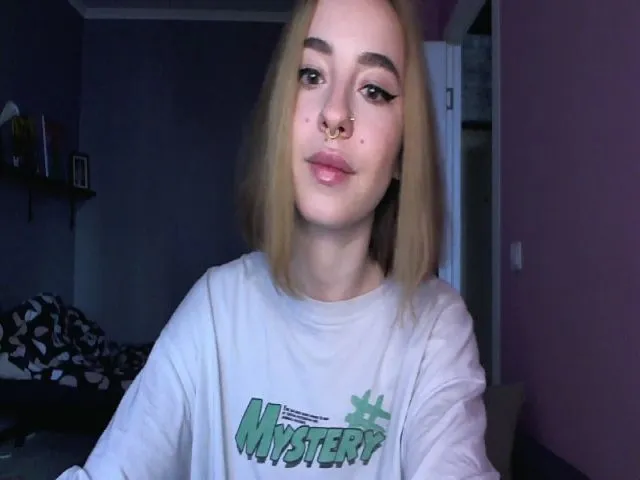 Live sex webcam photo for AliceHoliday #273562746