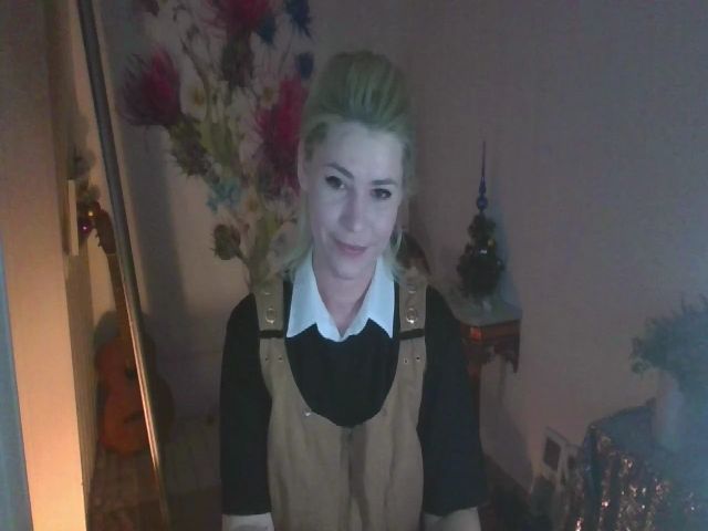 Live sex webcam photo for AliceMood #271867032