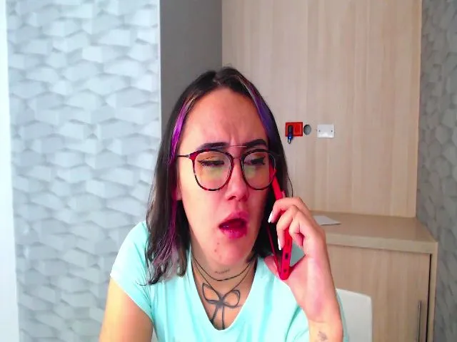 Live sex webcam photo for AliceMuller #287873899