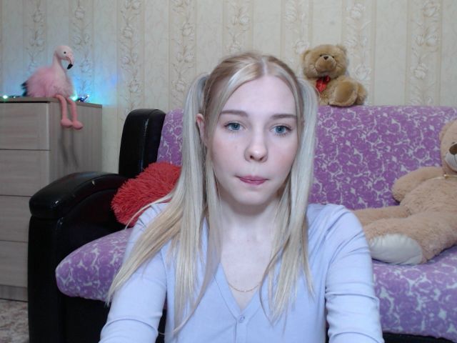 Live sex webcam photo for AliceWonderss #273419335