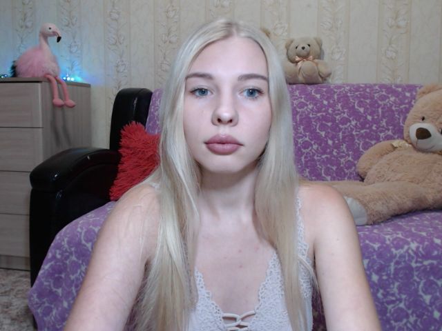 Live sex webcam photo for AliceWonderss #274586376