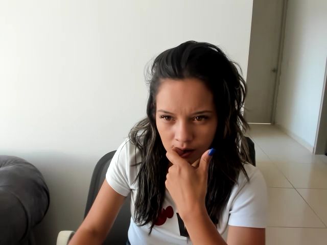 Live sex webcam photo for Alice_23_ #273715568