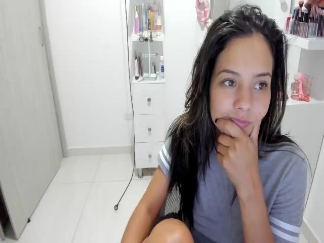 Live sex webcam photo for Alice_23_ #274154715