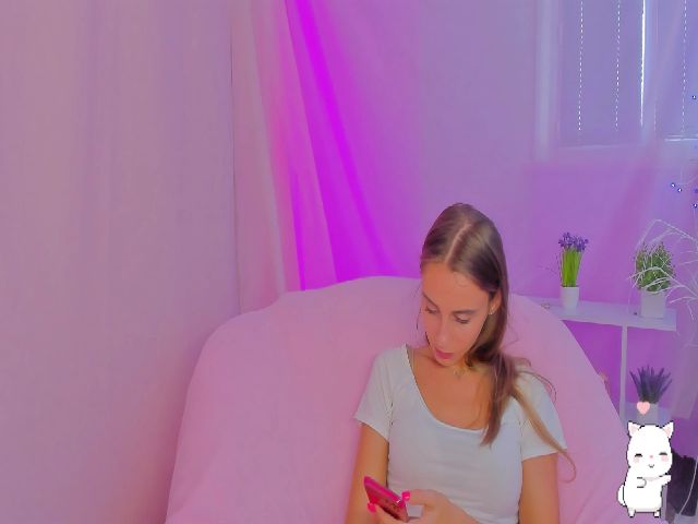 Live sex webcam photo for Alice_Gray_ #274440690