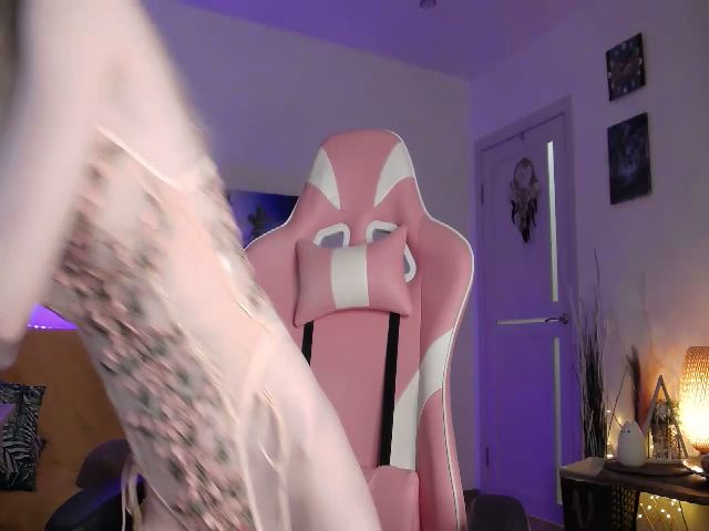 Live sex webcam photo for Alielli #272865921