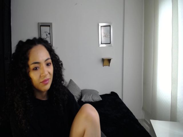 Live sex webcam photo for Aliiciapalmer #275082608