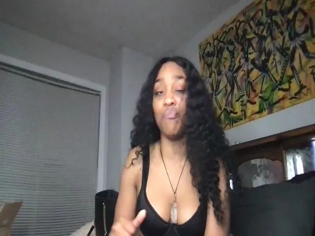 Live sex webcam photo for Alilcupoftee #273568614