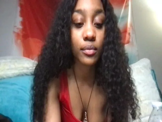 Live sex webcam photo for Alilcupoftee #273577097